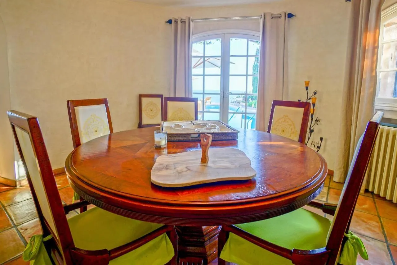 Luxueuse Villa Surplombant La Mer - Vue Incroyable Saint-Raphael   Saint-Raphael (Var)